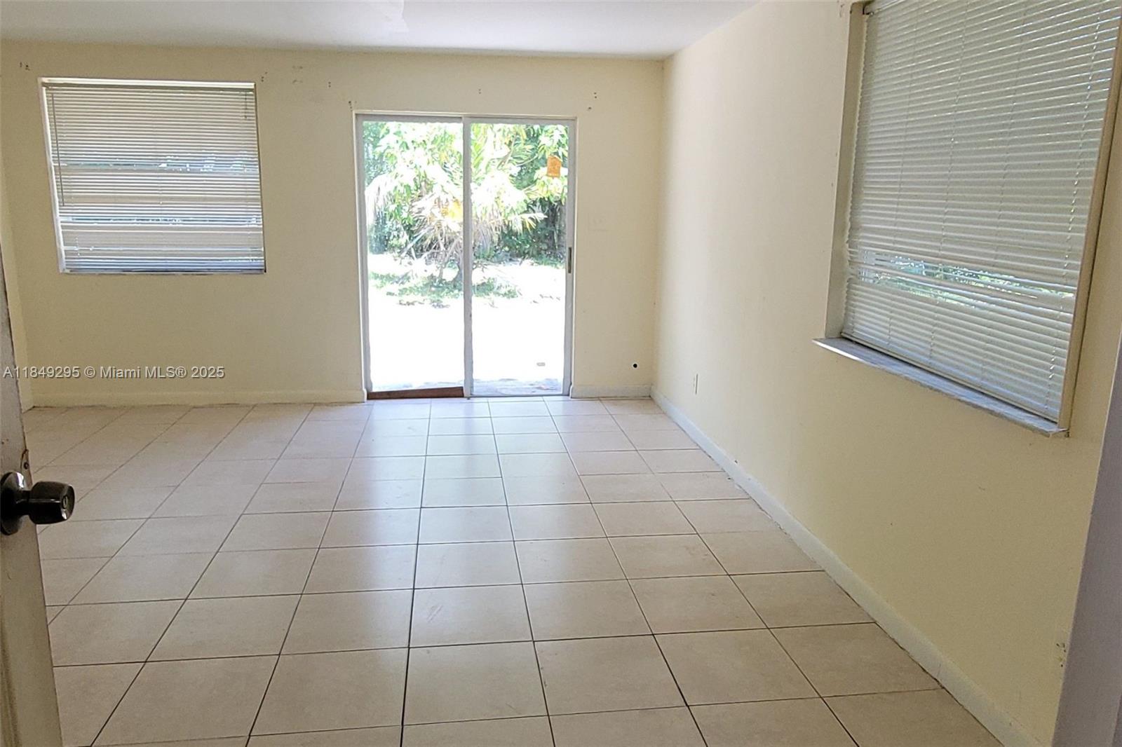 1075 NW 124th St, North Miami, FL, 33168/$509,999 4 1075 NW 124th St