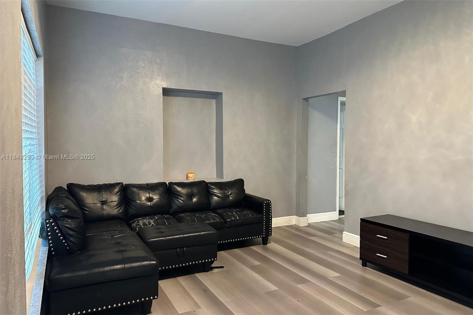 1075 NW 124th St, North Miami, FL, 33168/$509,999 3 1075 NW 124th St