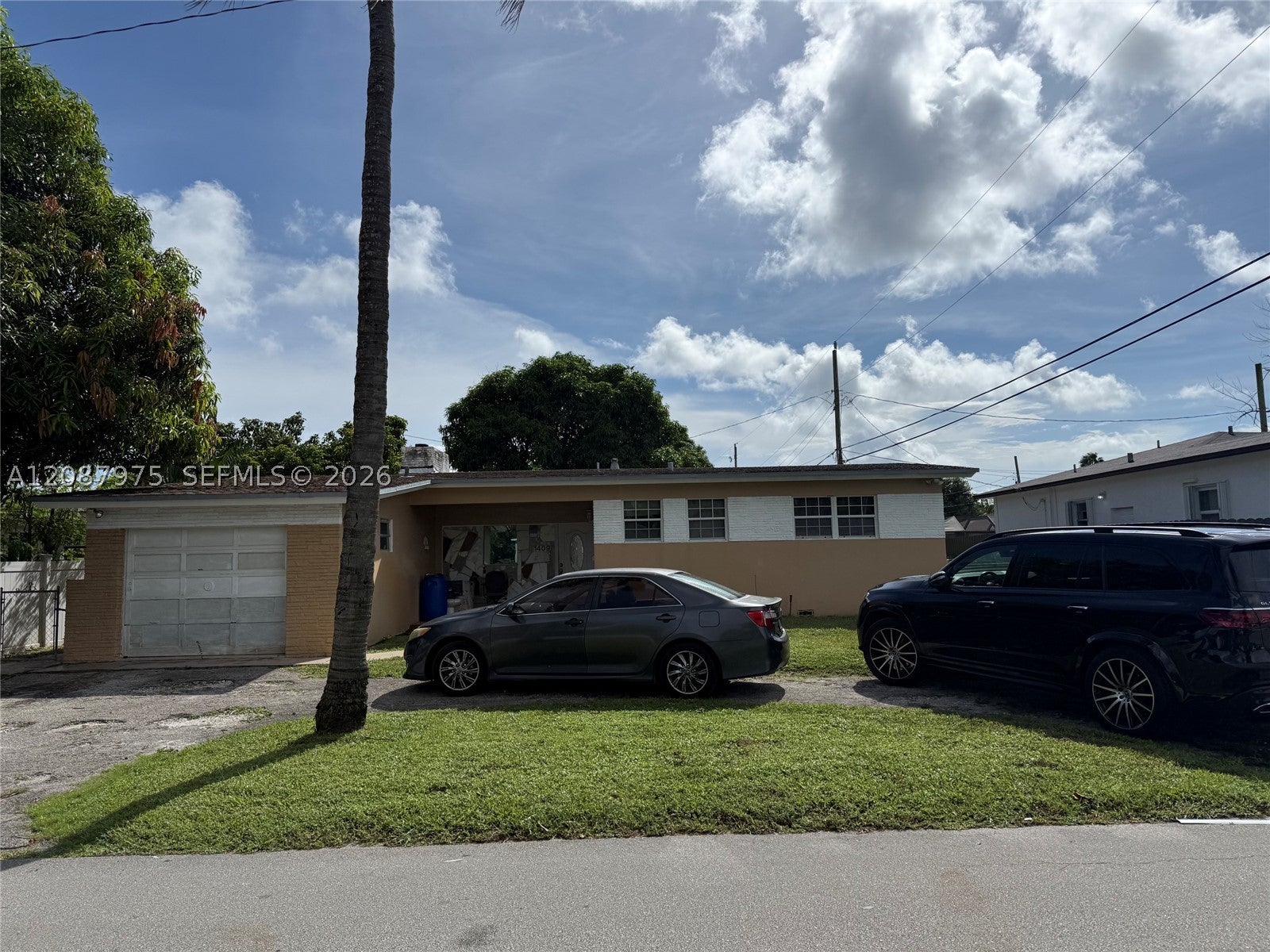 1409 S 24th Ter