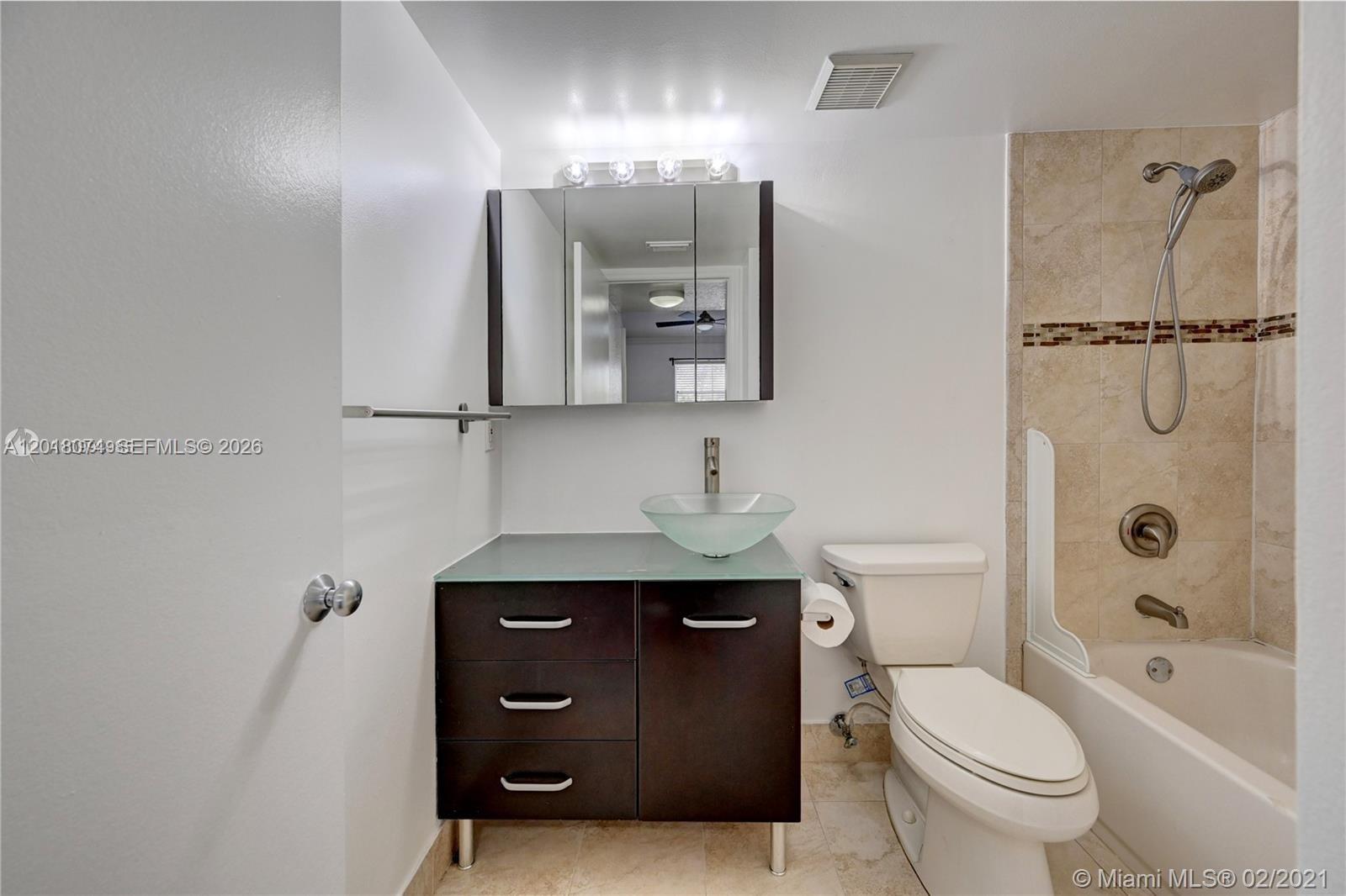 LAKEVIEW CLUB CONDO - Residential