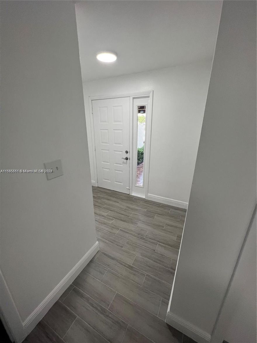 Newly remodeled condo in Miami!! This unit offers three bedrooms & three full baths with over 1500 sqft of living area. The first floor has one bedroom & with full bath, ceramic grey tile & euro kitchen style with stainless appliances.

Second floor offers 2 bedrooms , two full baths & washer & dryer.

Located in the heart of Miami, you'll be just minutes away from top attractions, shopping, dining, FIU, turnpike & airport.

Tenants in place till August 2024.