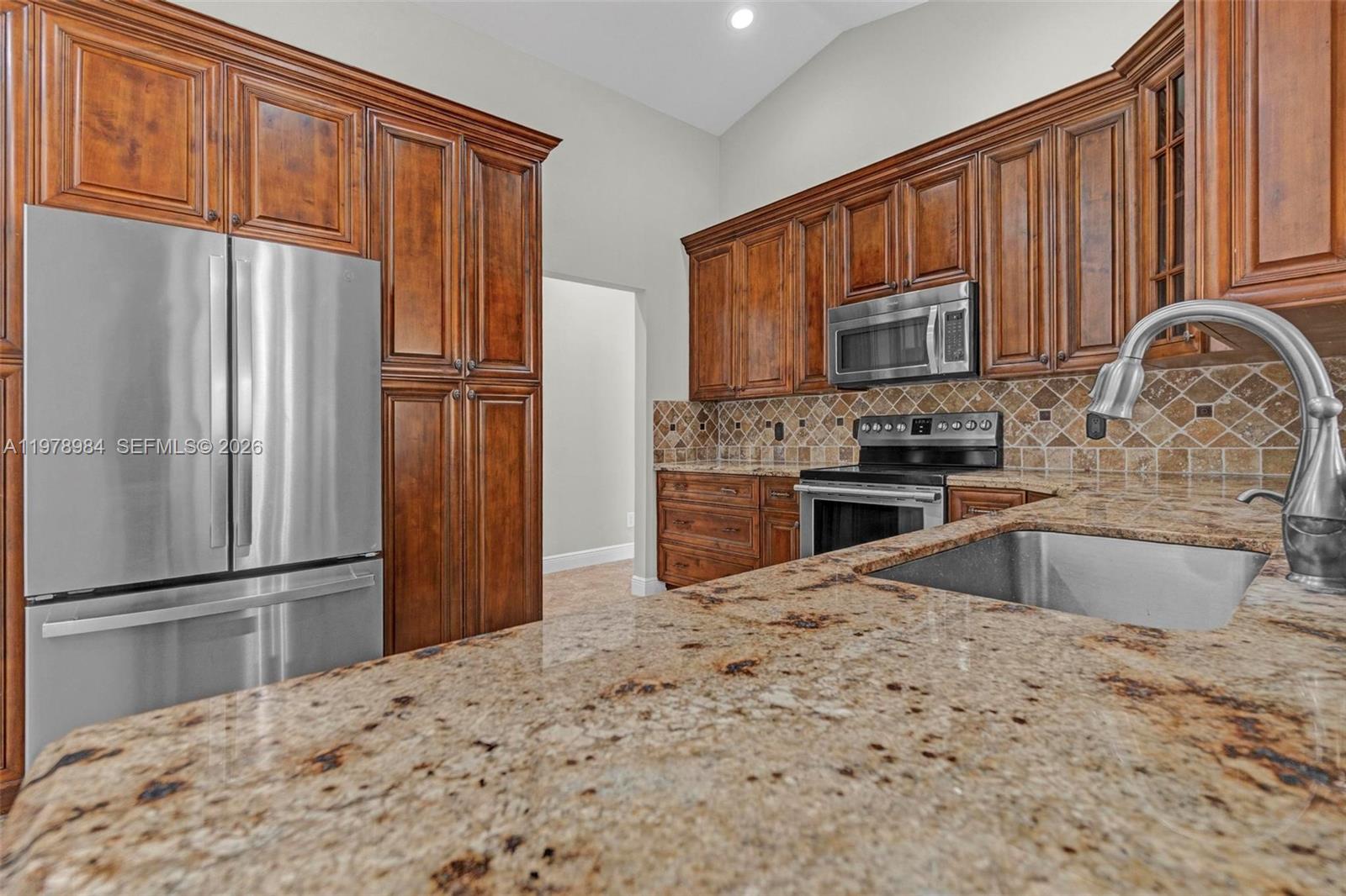 HAWKES BLUFF - Residential Lease