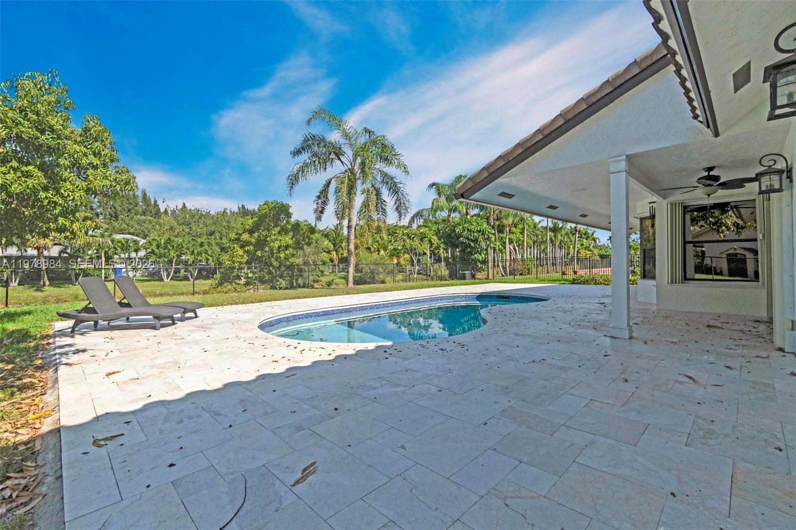 HAWKES BLUFF - Residential Lease