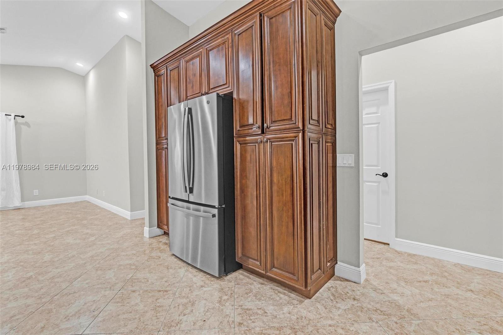 HAWKES BLUFF - Residential Lease