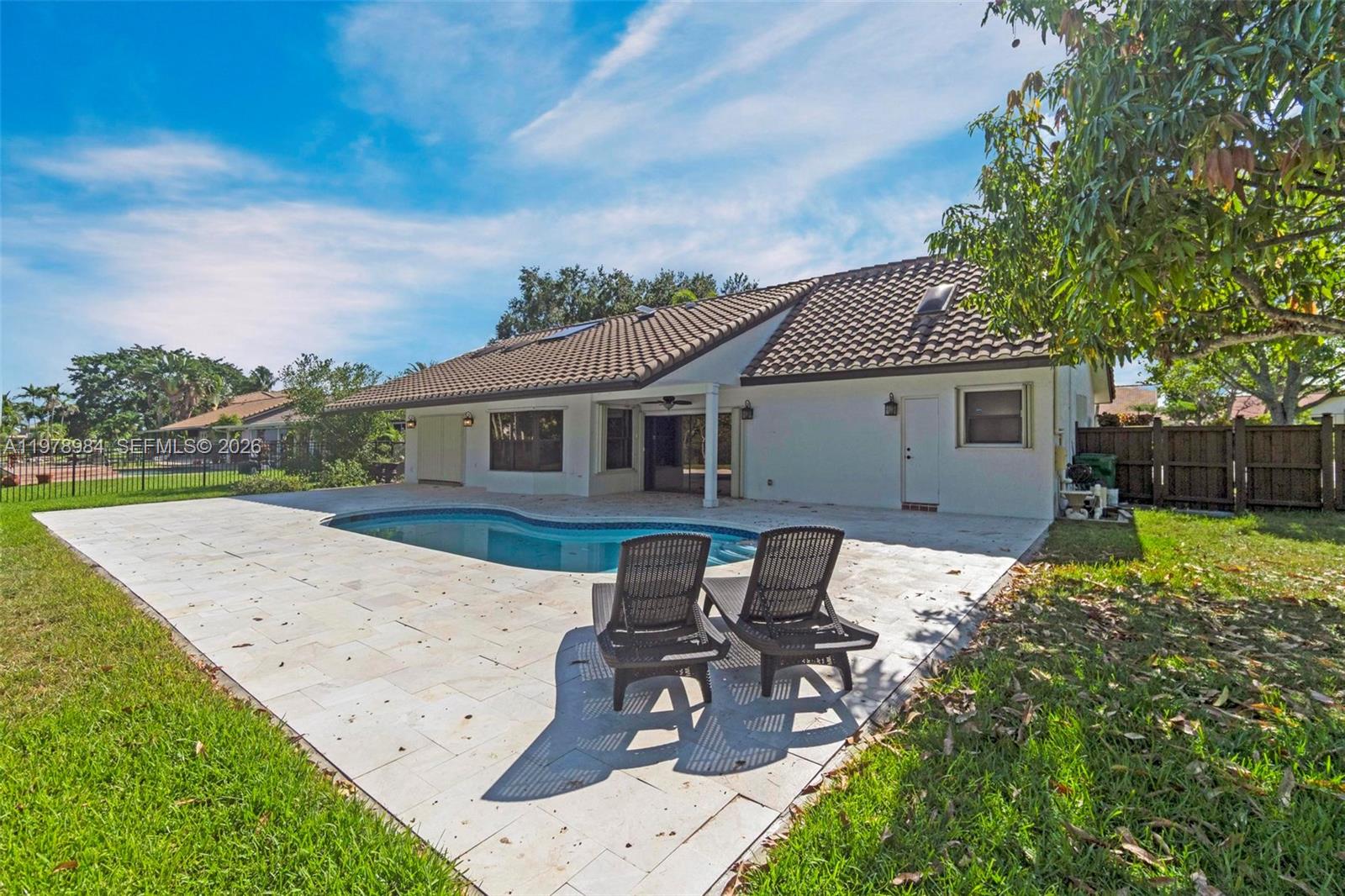 HAWKES BLUFF - Residential Lease