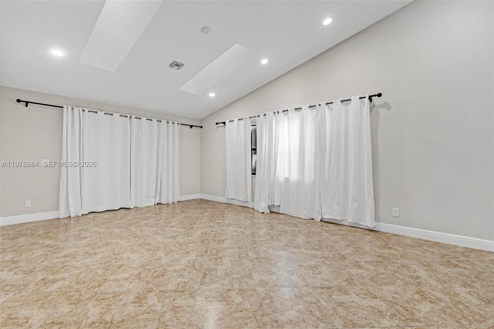 HAWKES BLUFF - Residential Lease