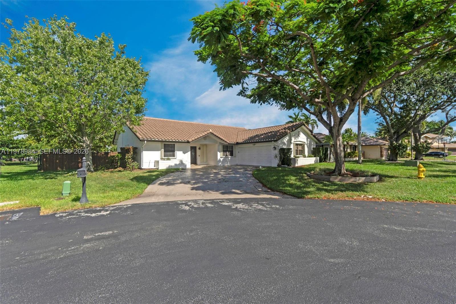 HAWKES BLUFF - Residential Lease