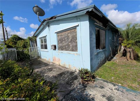 Tiny photo for 820 Curtiss Dr, Opa Locka, FL 33054 (MLS # A12026560)