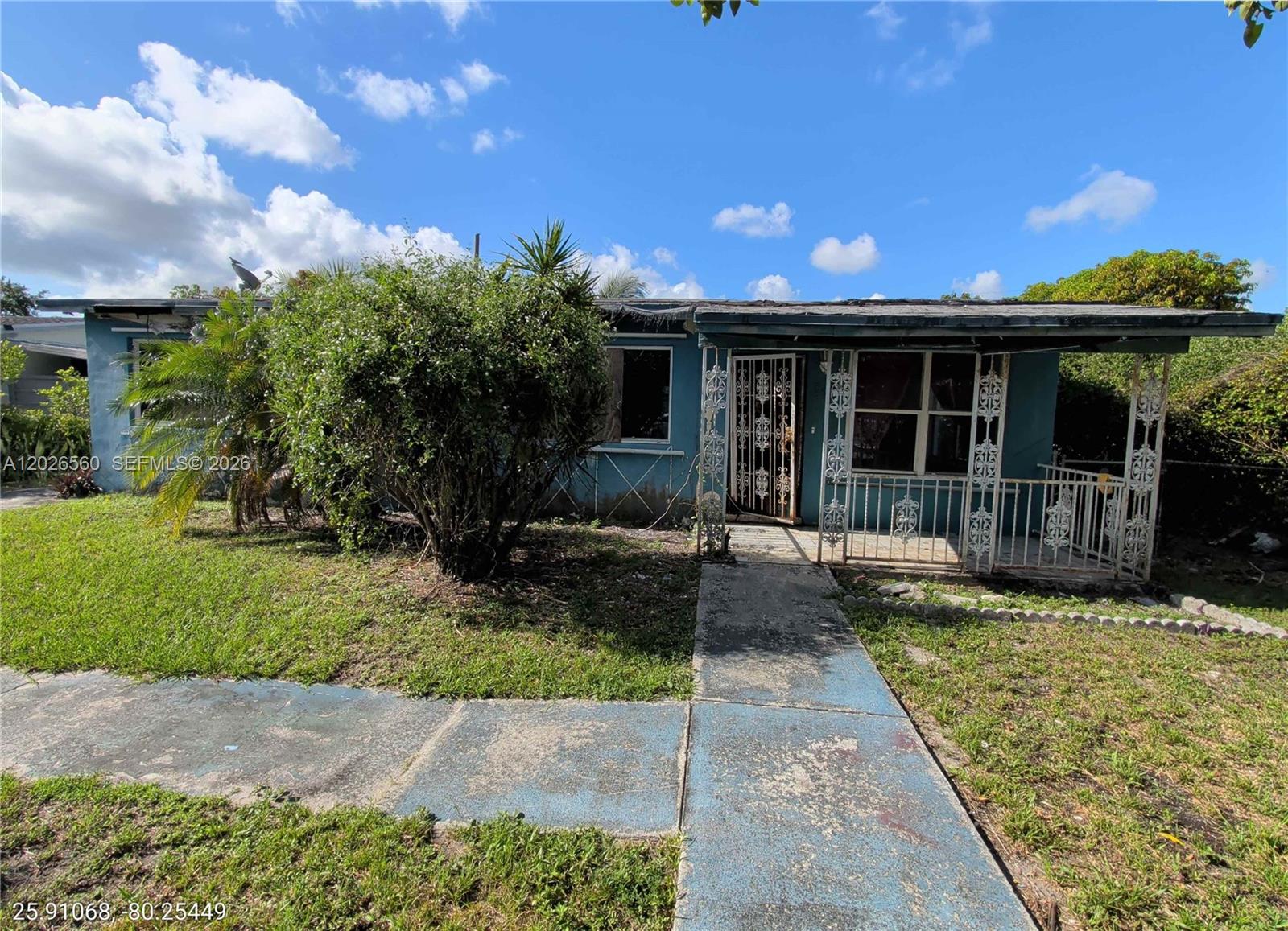 820 Curtiss Dr