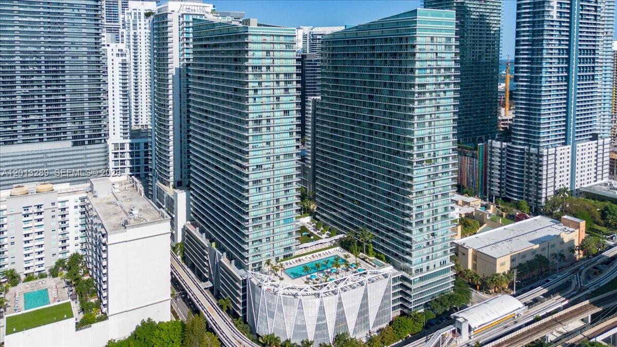 THE AXIS ON BRICKELL II C - Residential