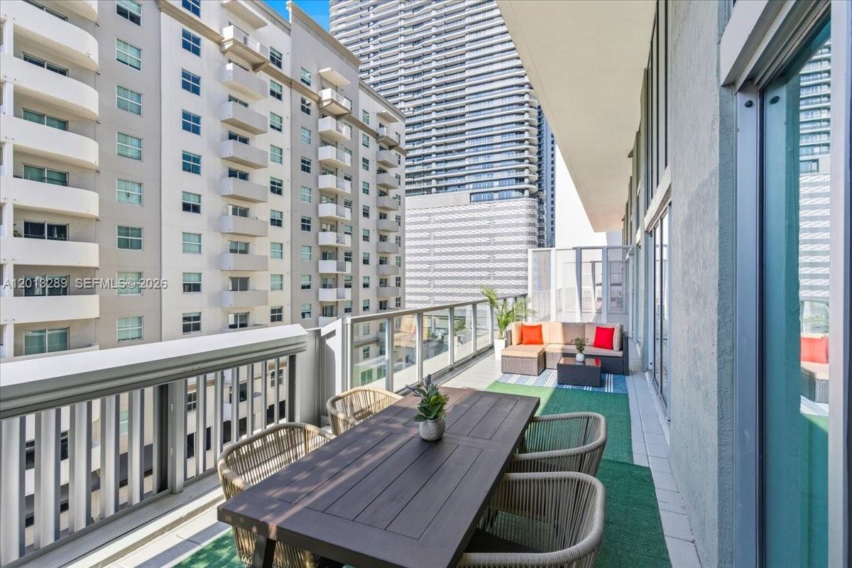 THE AXIS ON BRICKELL II C - Residential