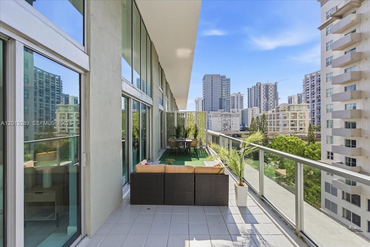 THE AXIS ON BRICKELL II C - Residential