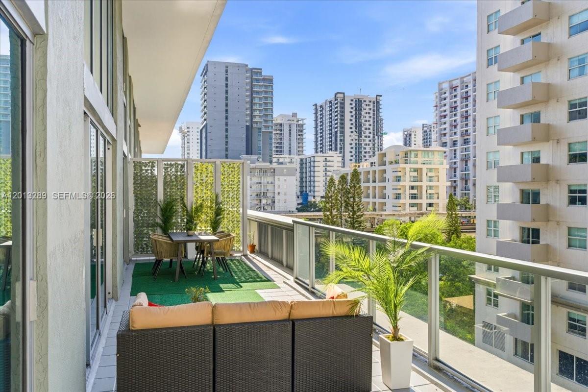 THE AXIS ON BRICKELL II C - Residential
