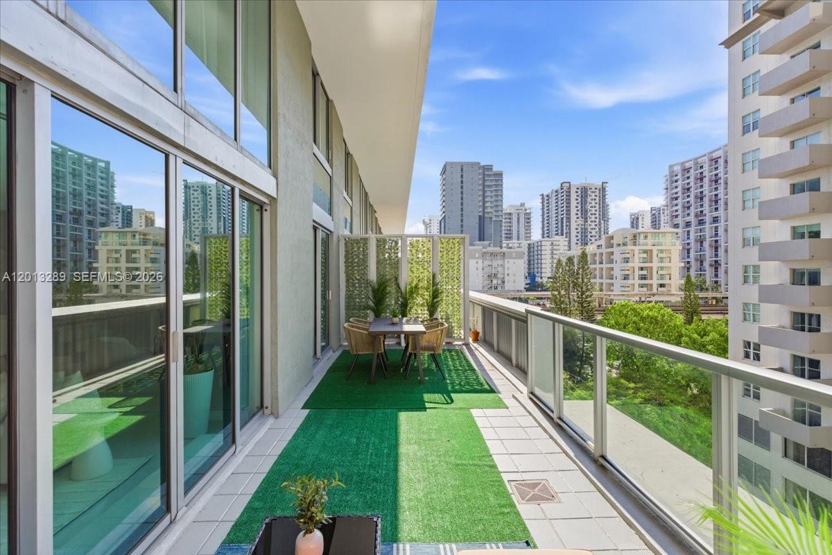 THE AXIS ON BRICKELL II C - Residential