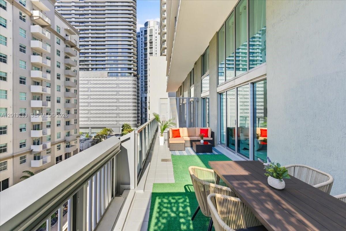THE AXIS ON BRICKELL II C - Residential