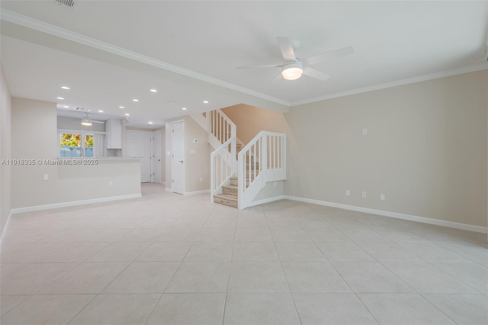 BOARDWALK CAPER - Residential