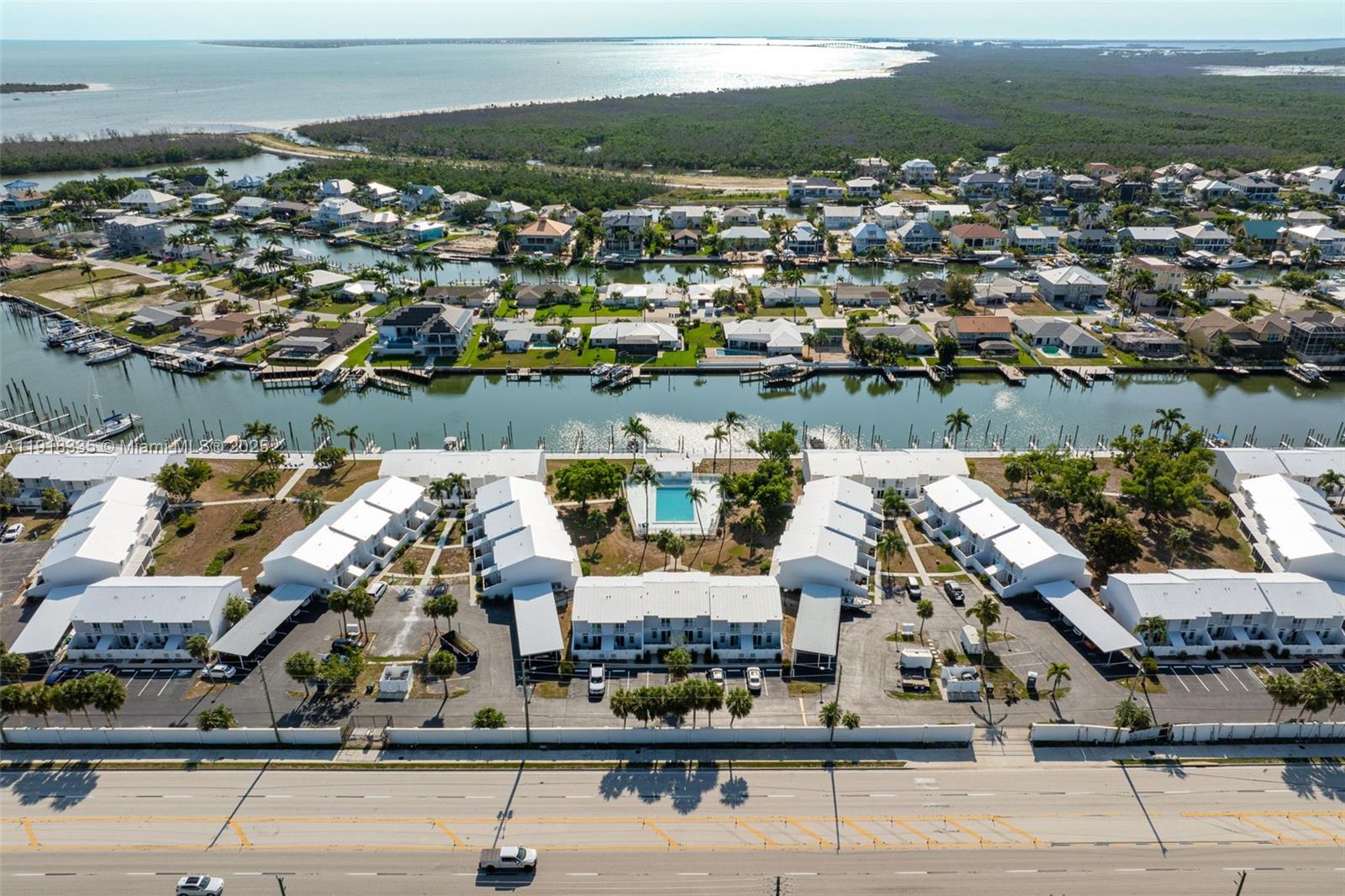 BOARDWALK CAPER - Residential