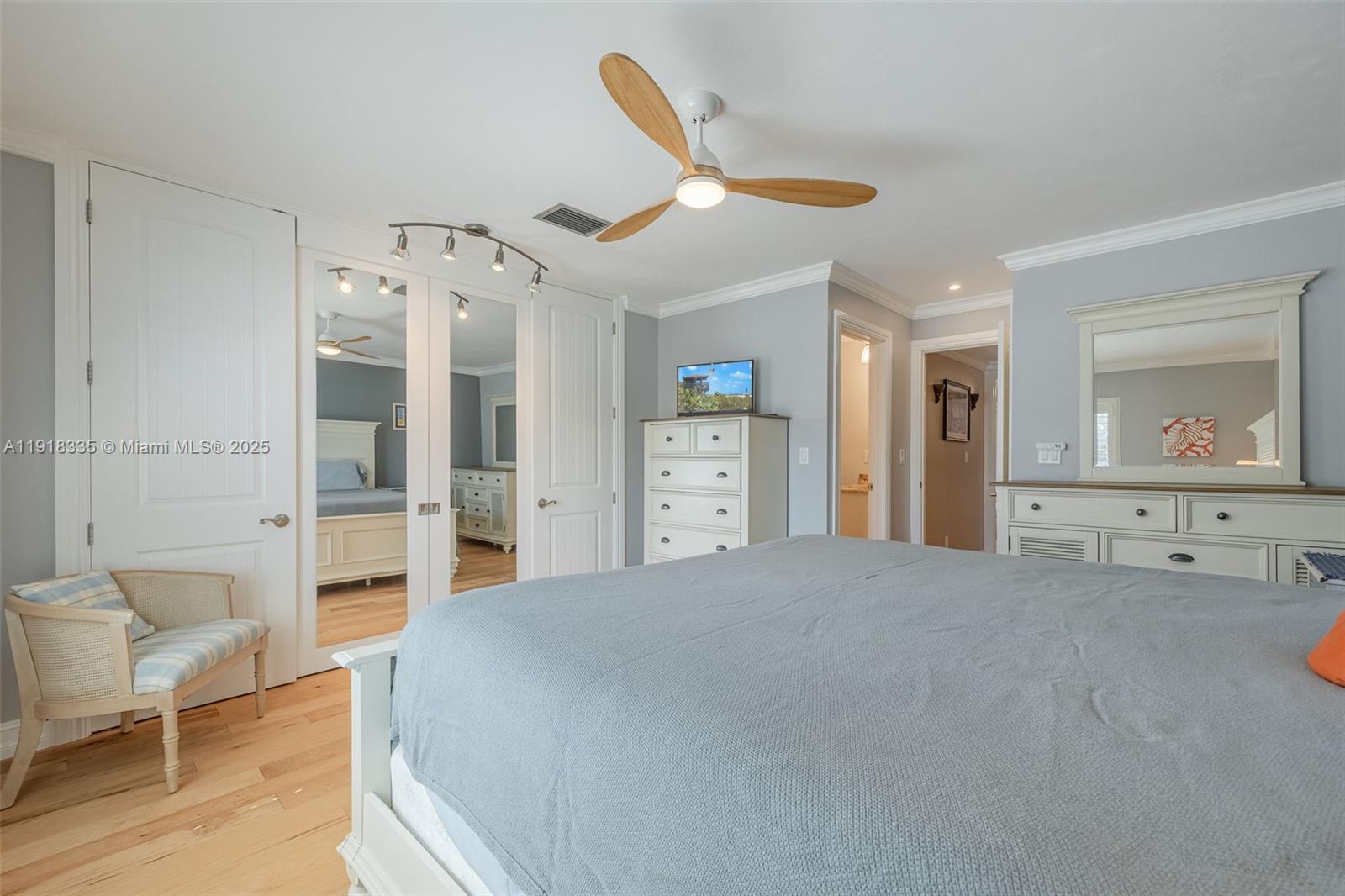 BOARDWALK CAPER - Residential