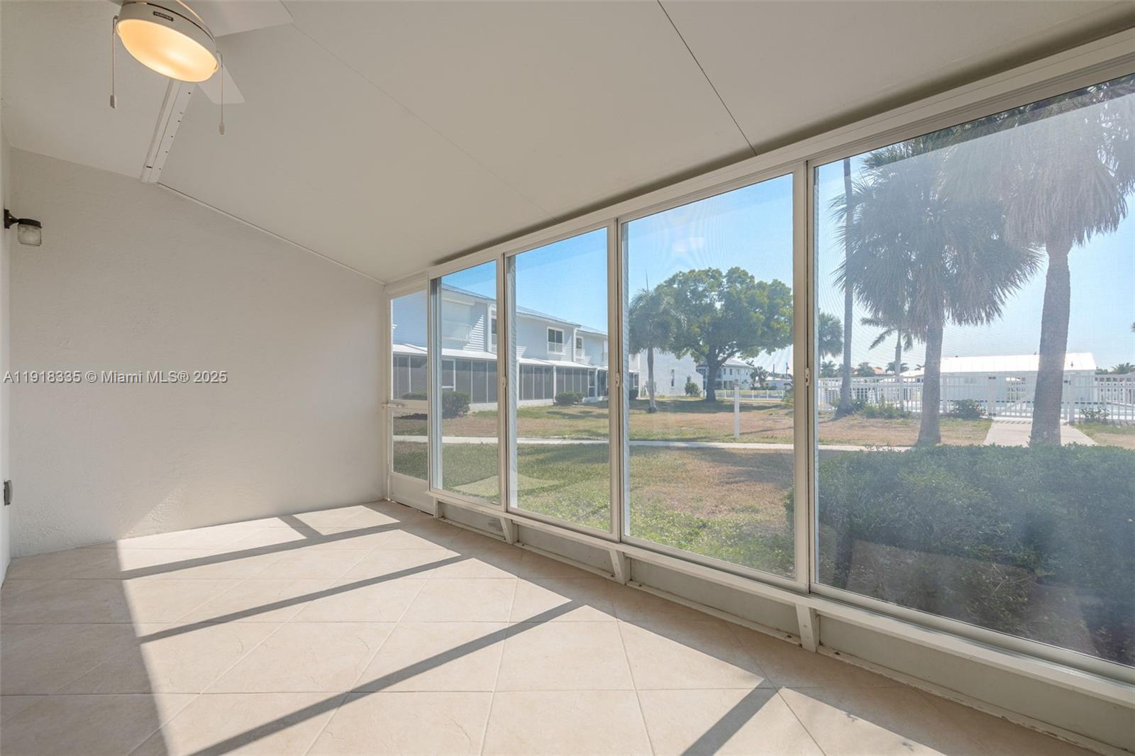 BOARDWALK CAPER - Residential