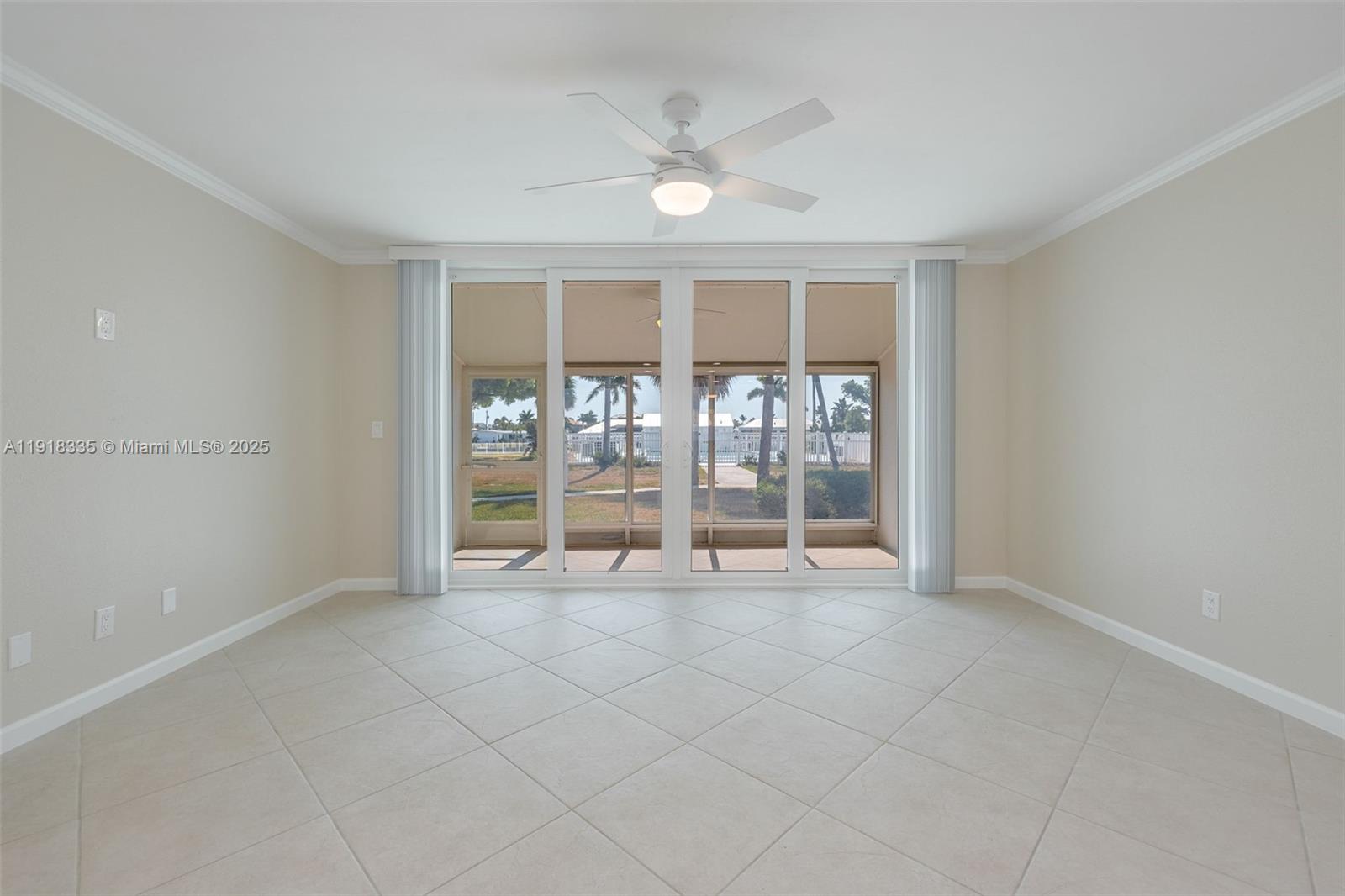 BOARDWALK CAPER - Residential