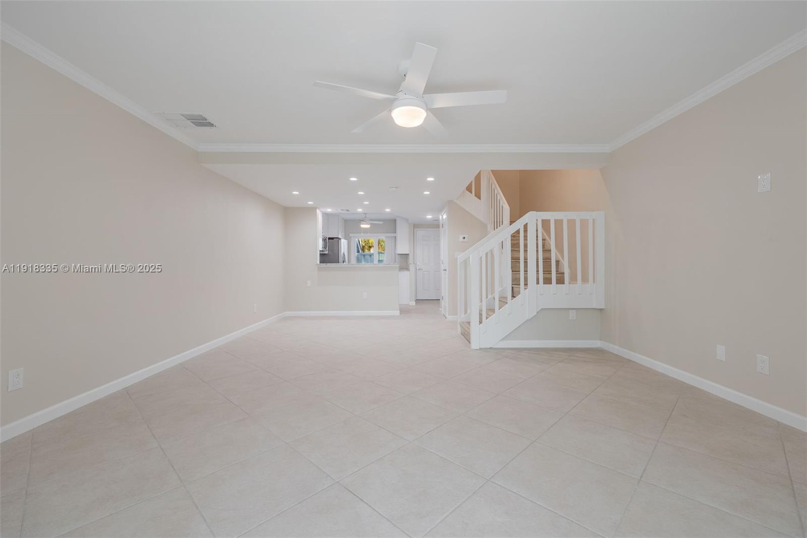 BOARDWALK CAPER - Residential