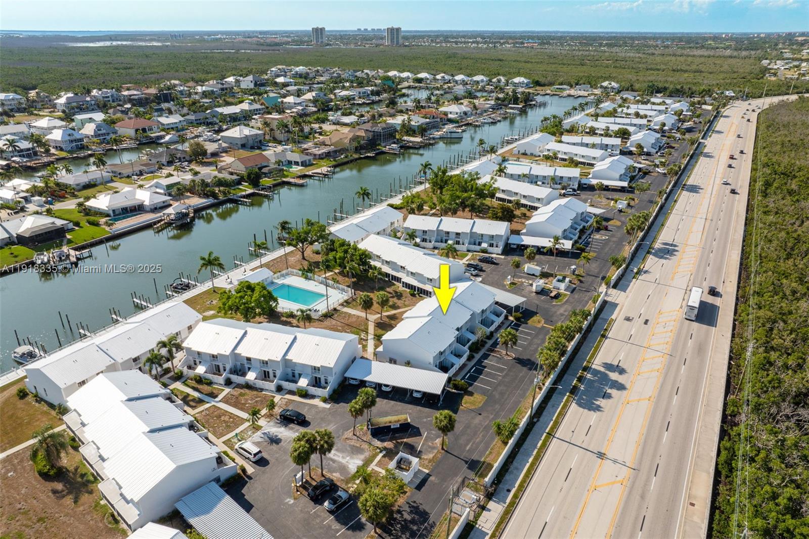 BOARDWALK CAPER - Residential