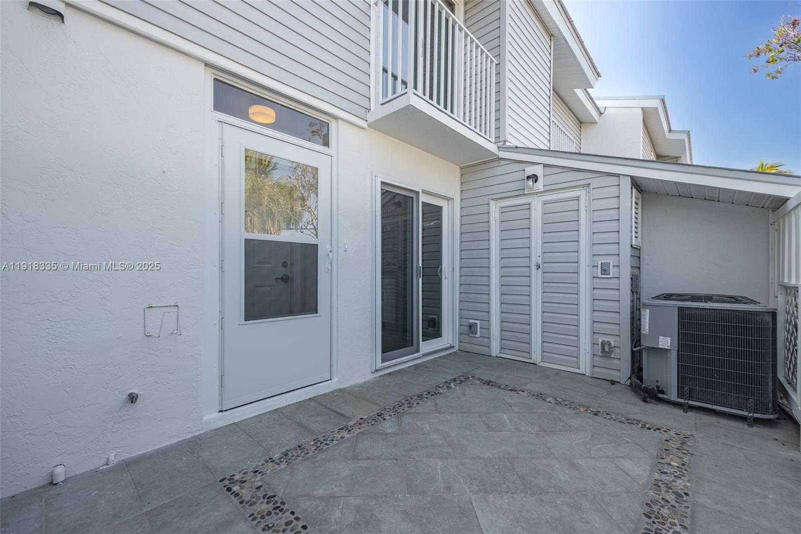 BOARDWALK CAPER - Residential