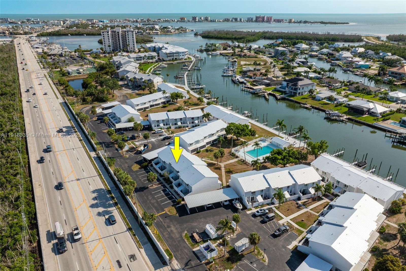 BOARDWALK CAPER - Residential