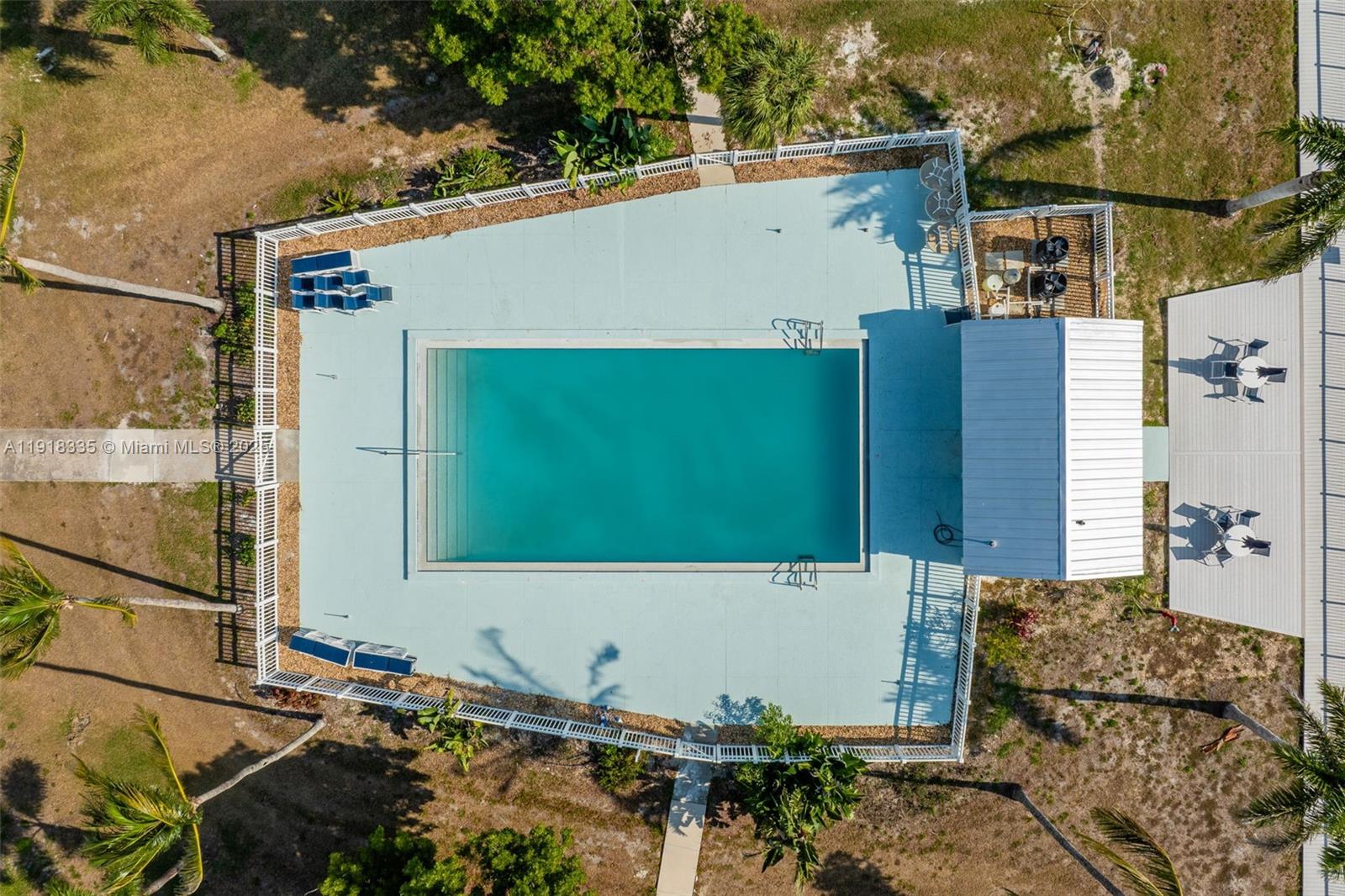 BOARDWALK CAPER - Residential