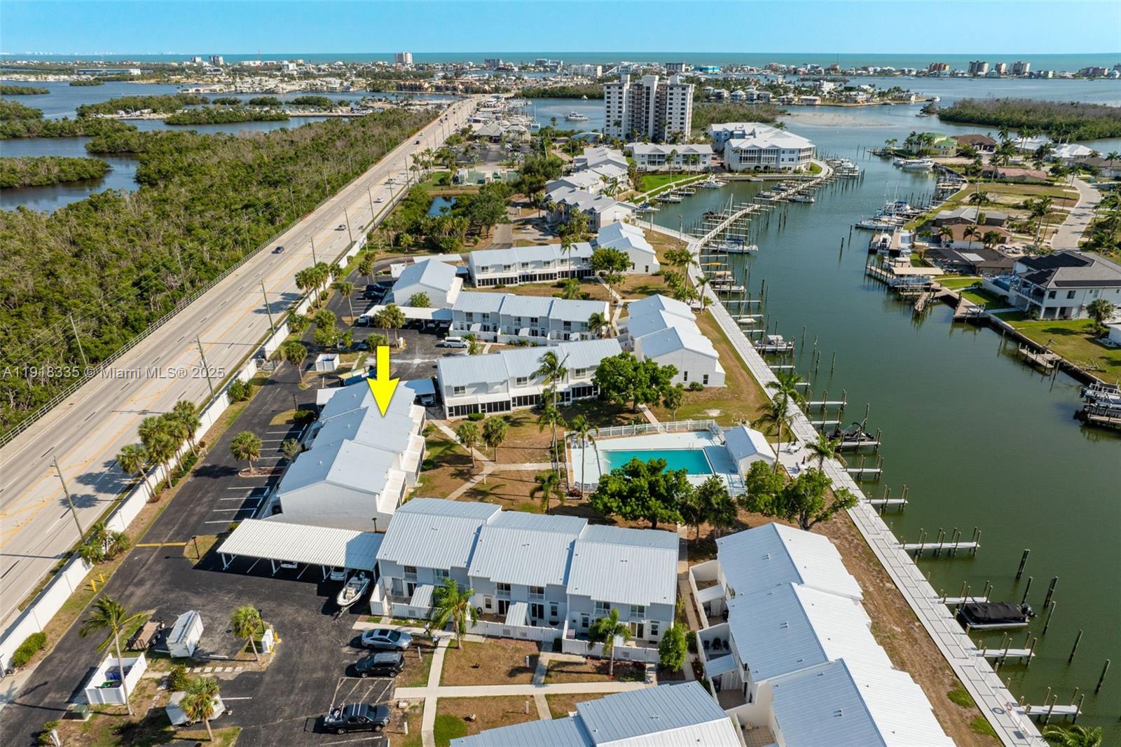 BOARDWALK CAPER - Residential