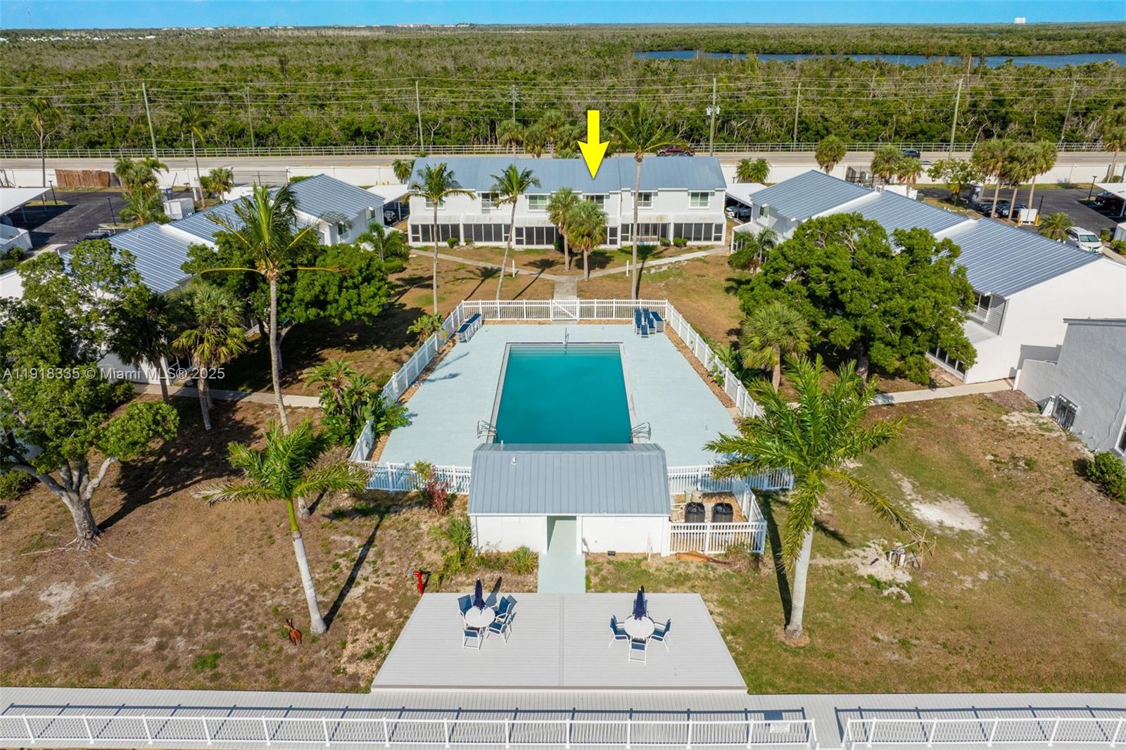 BOARDWALK CAPER - Residential