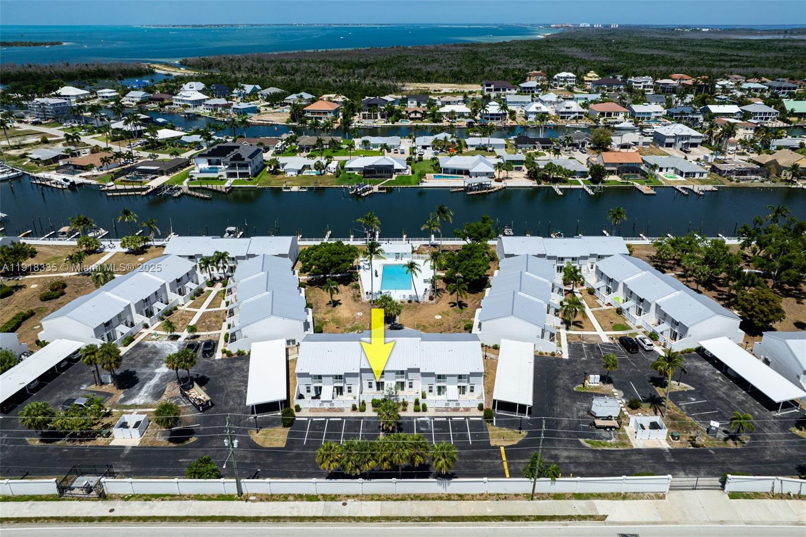 BOARDWALK CAPER - Residential