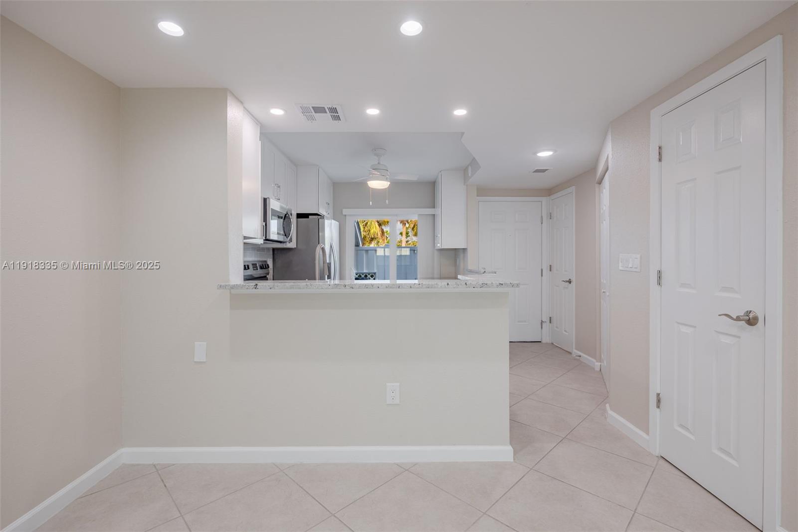 BOARDWALK CAPER - Residential