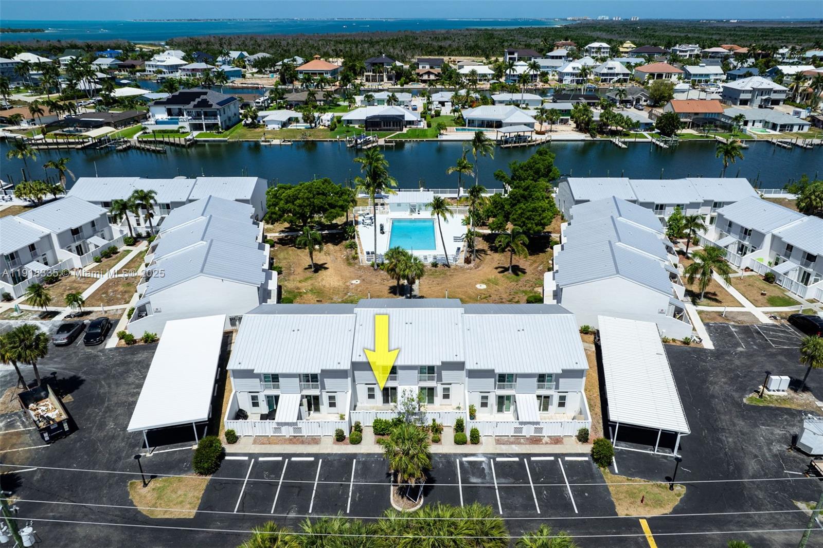 BOARDWALK CAPER - Residential