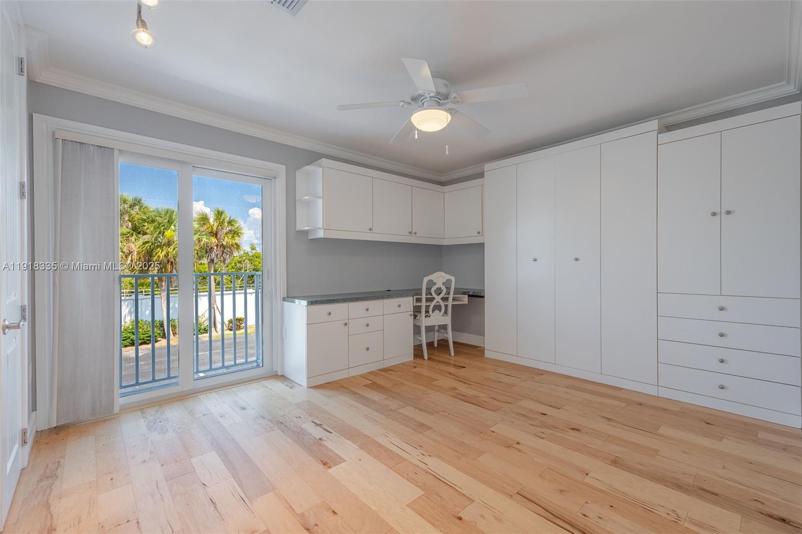 BOARDWALK CAPER - Residential