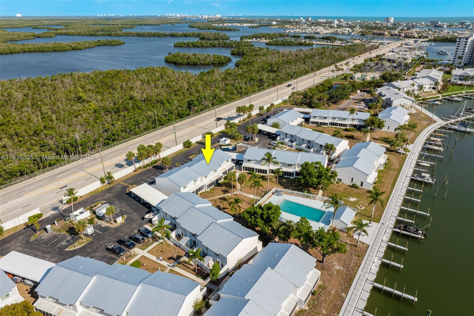 BOARDWALK CAPER - Residential