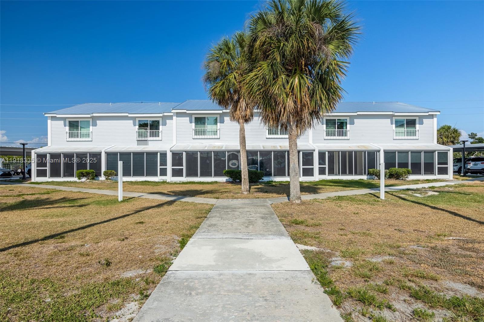 BOARDWALK CAPER - Residential