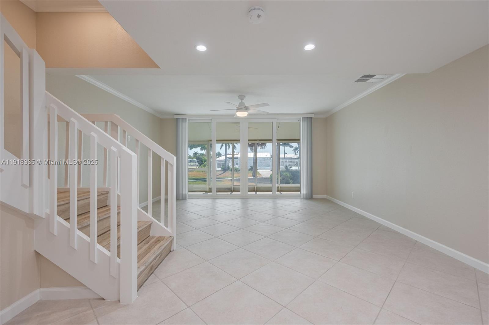 BOARDWALK CAPER - Residential