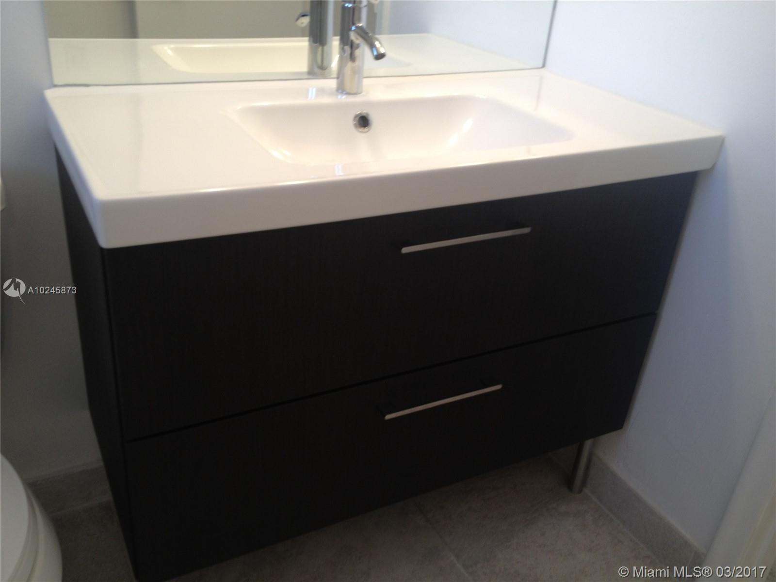 Village Kings Crk Condo - Residential Lease