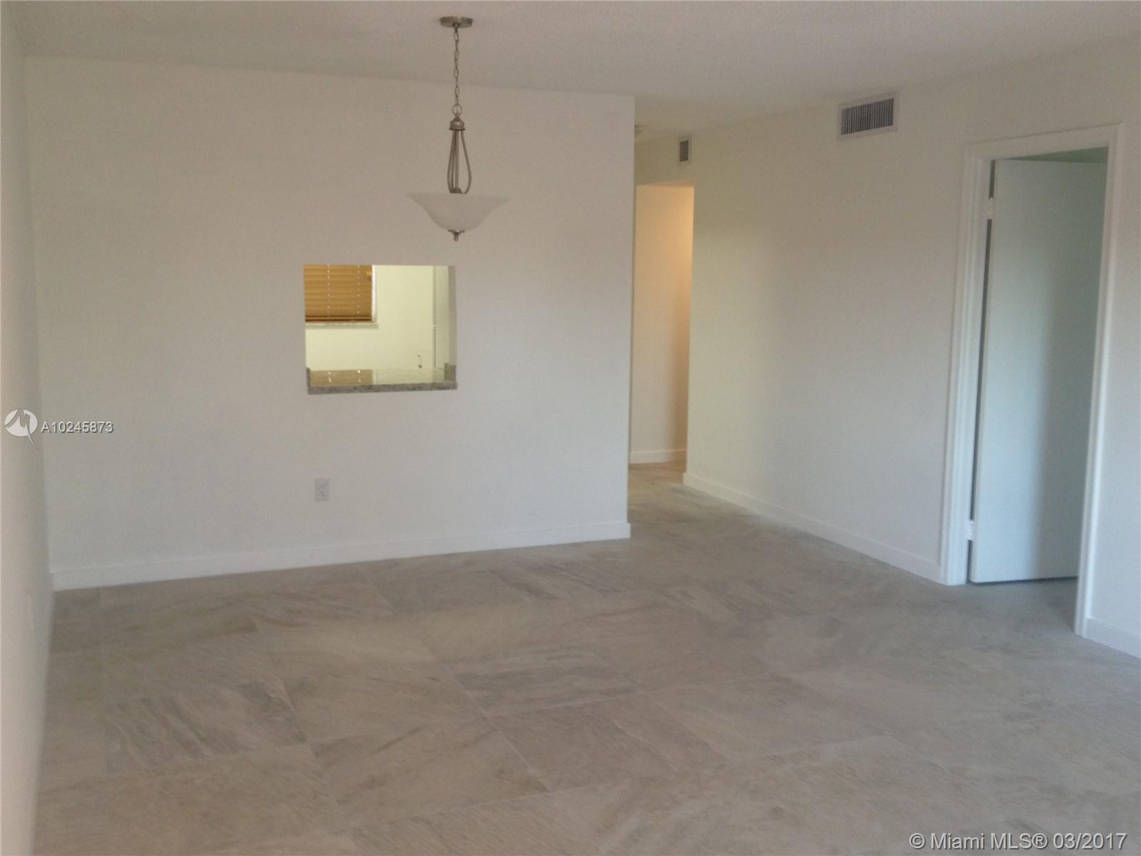 Village Kings Crk Condo - Residential Lease