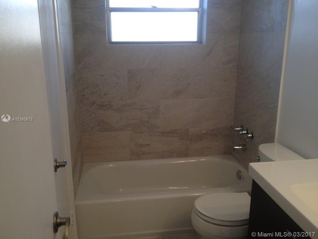 Village Kings Crk Condo - Residential Lease