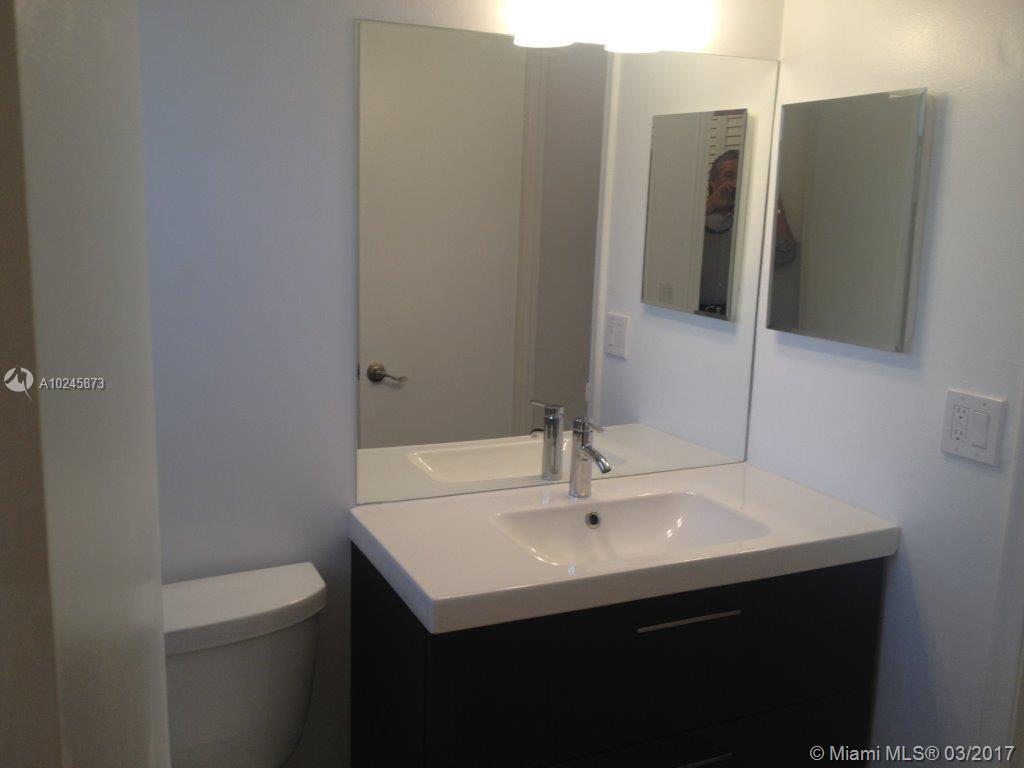 Village Kings Crk Condo - Residential Lease