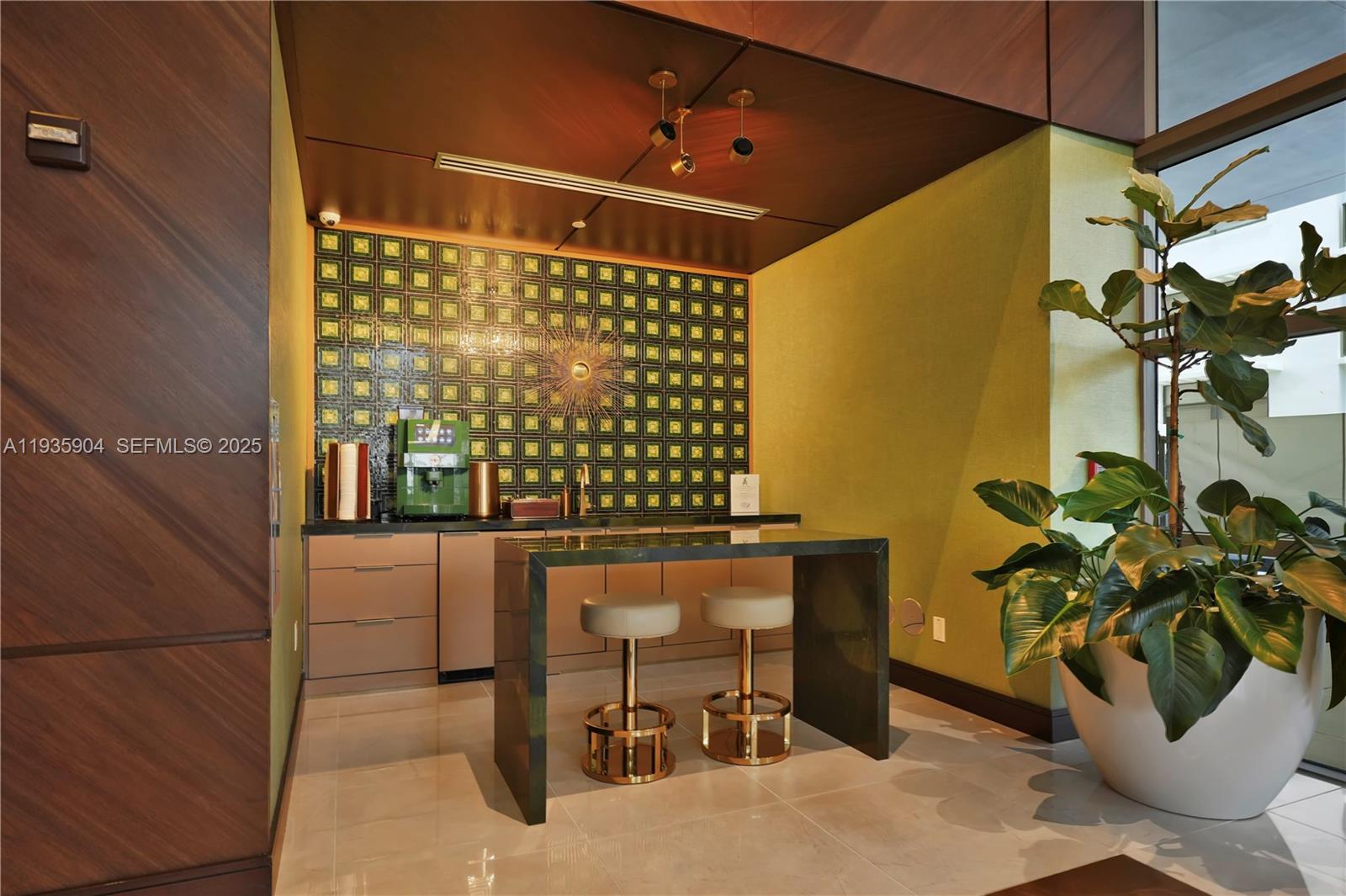 MEI CONDO - Residential