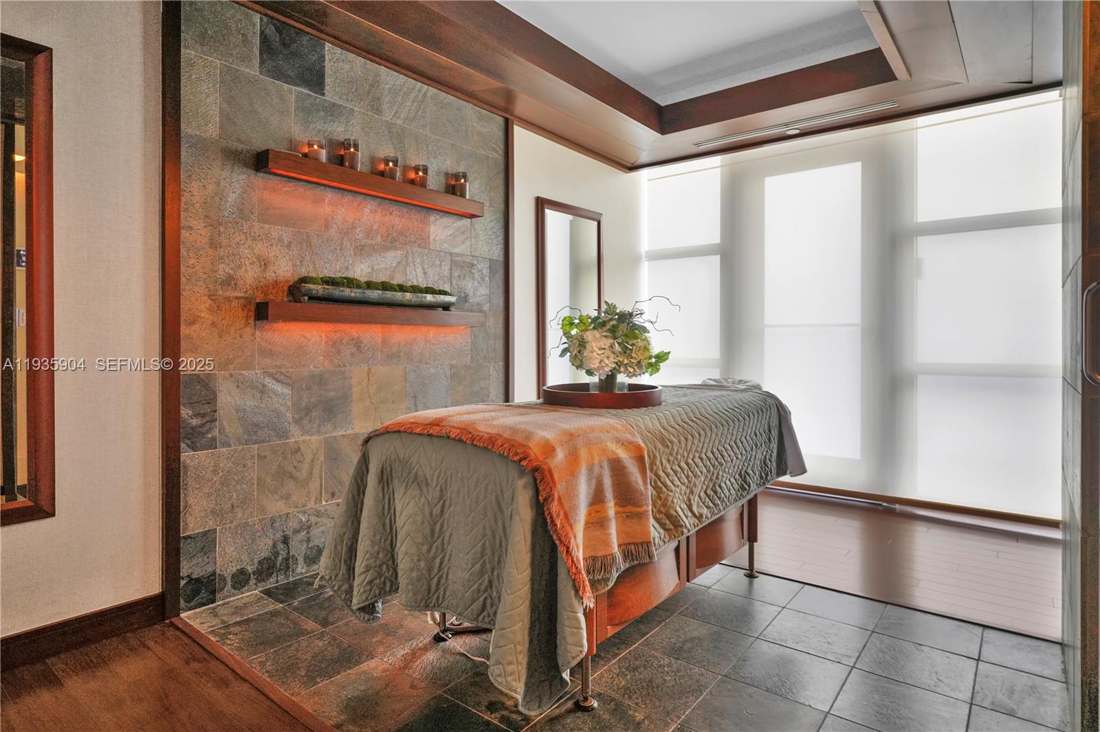 MEI CONDO - Residential