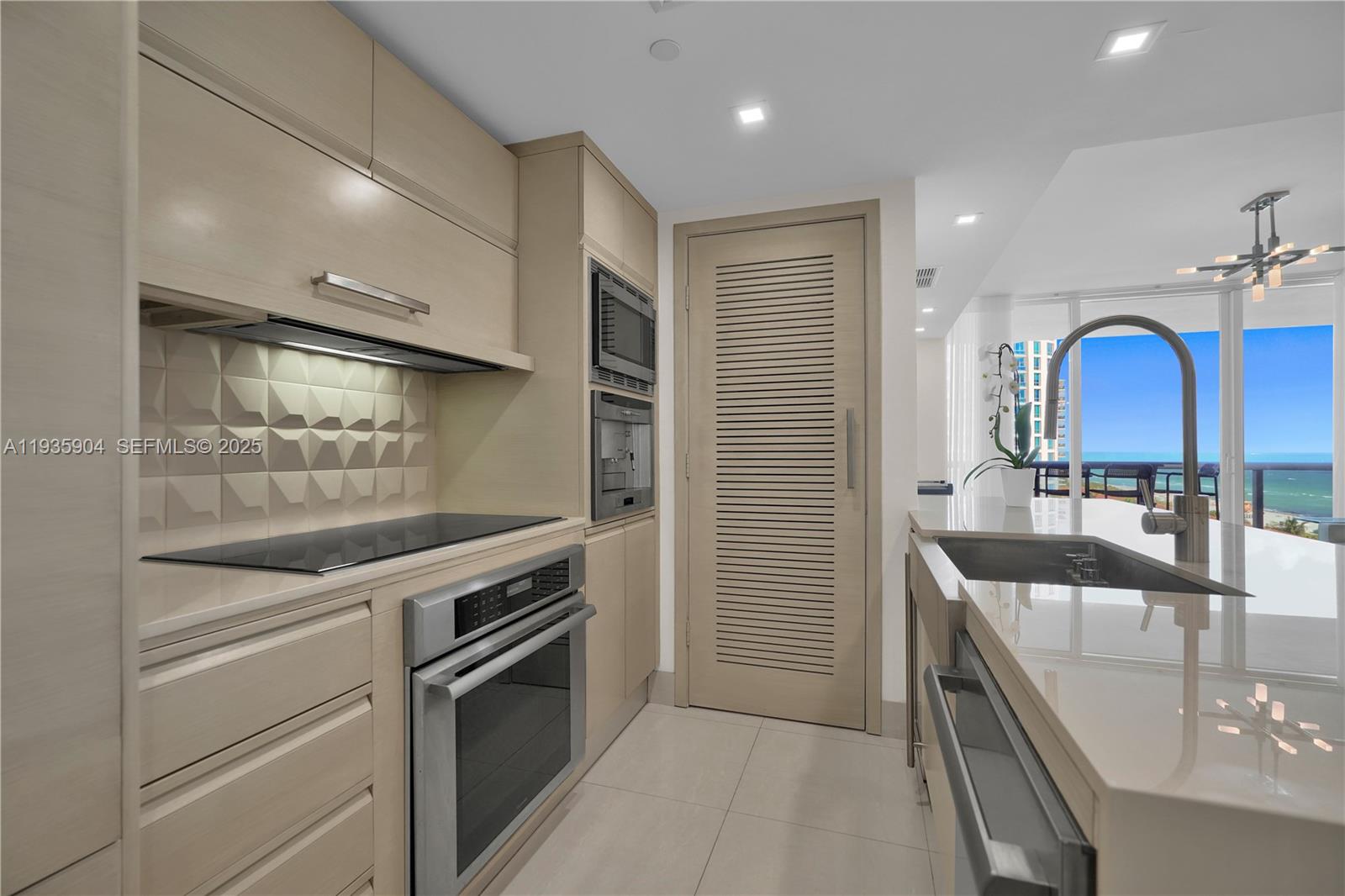 MEI CONDO - Residential