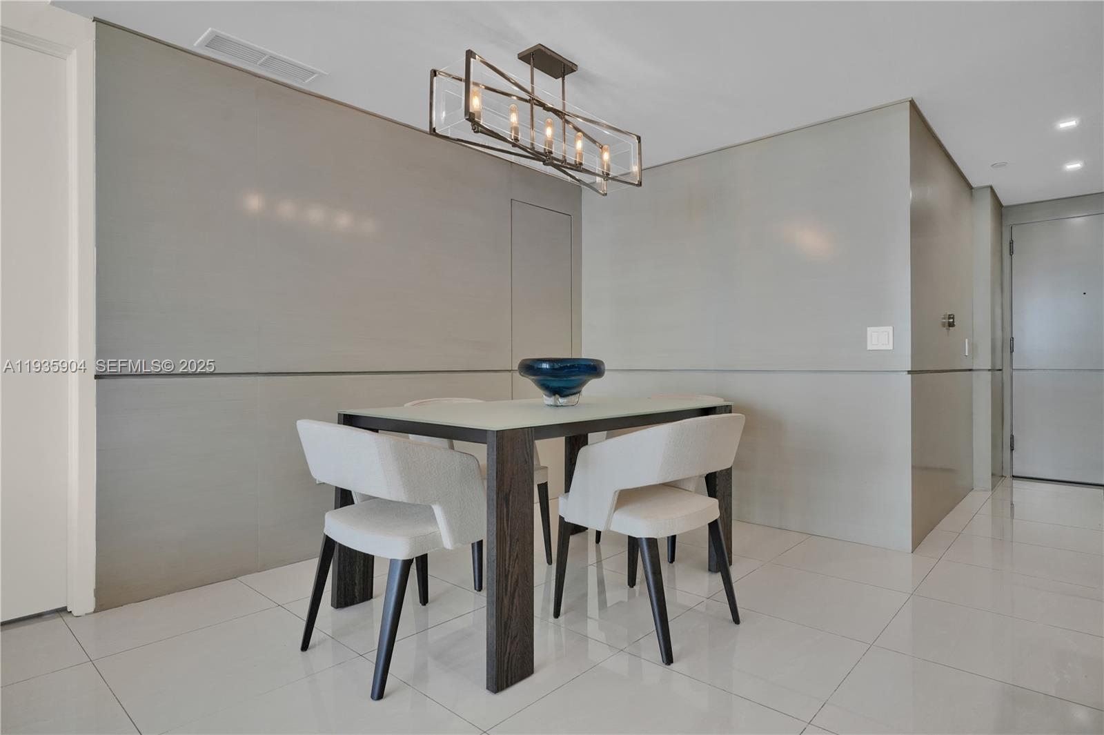 MEI CONDO - Residential