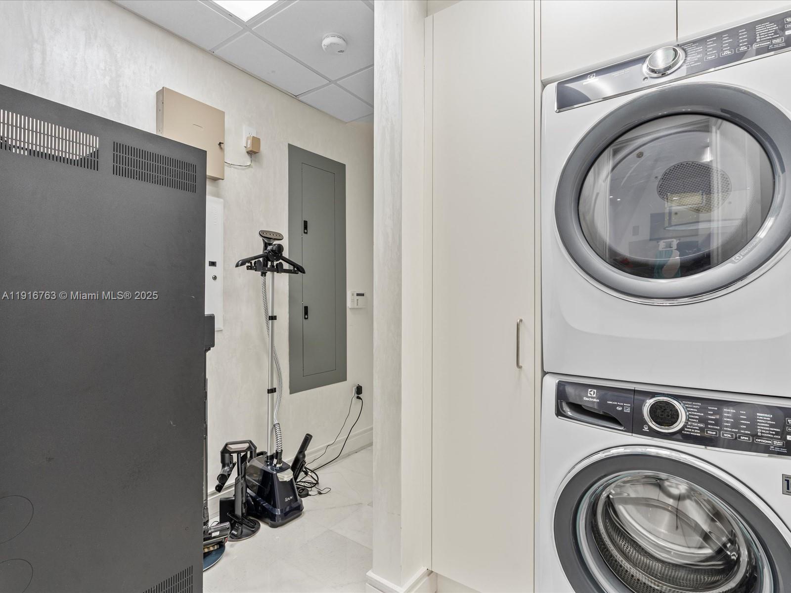 ESTATES AT ACQUALINA - Residential