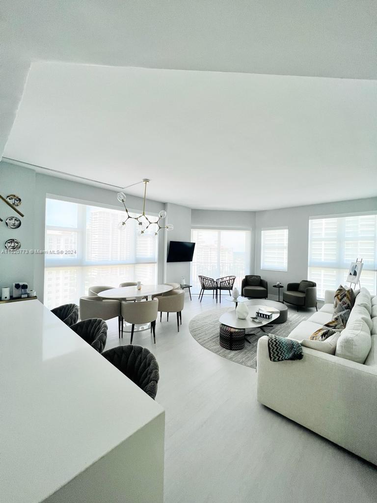 TURNBERRY VILLAGE SO TOWER - Residential Lease