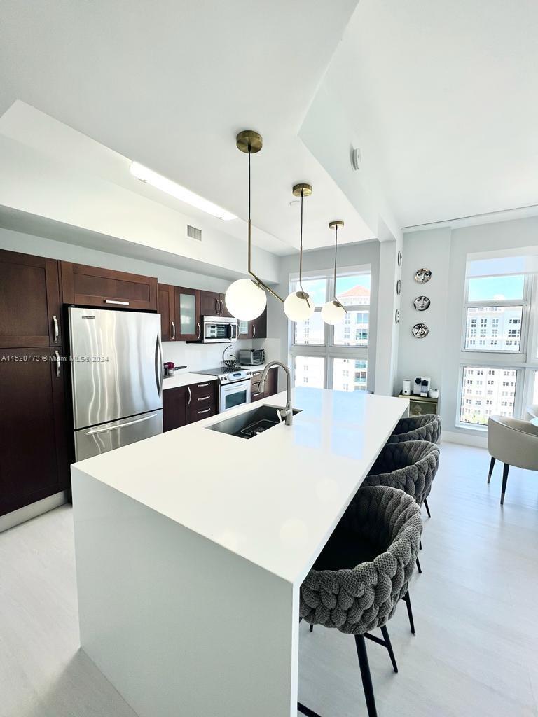 TURNBERRY VILLAGE SO TOWER - Residential Lease