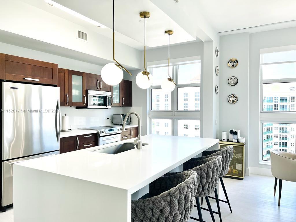 TURNBERRY VILLAGE SO TOWER - Residential Lease